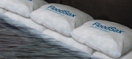 floodsax+instant+water+filled+sandless+sandbag+alternative+flood+sacks_500